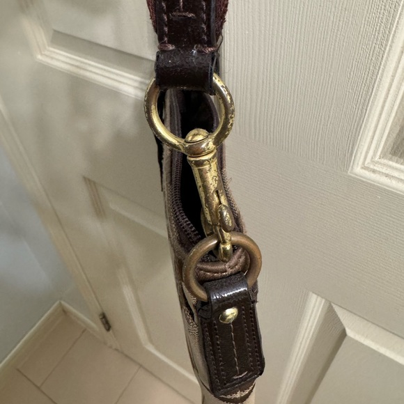 Coach monogram crossbody purse - Picture 2 of 5